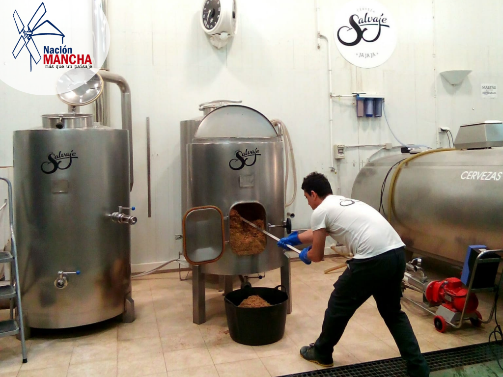 Produciéndo cervezas Salvajes en Alcázar de San Juan