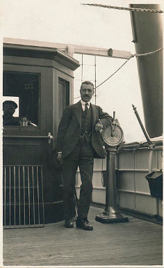 Fotografía de su viaje a Nueva York en 1929, en busca de inversores para el ferrocarril.